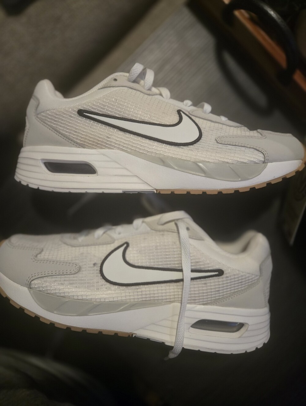Nike  Air Max Solo Brand New White Gray Mesh Womens 9.5/mens 8 NWT